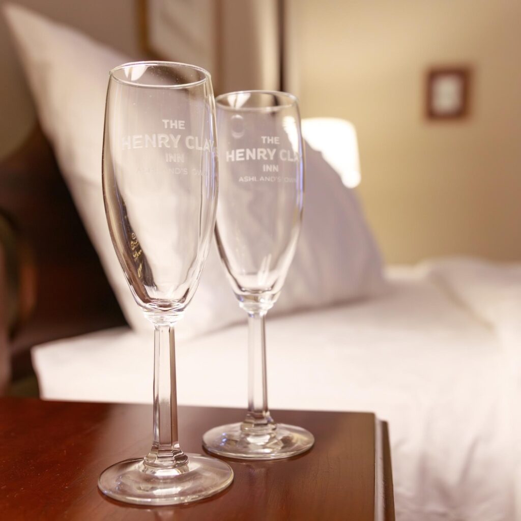 Flute Optic Stem Glasses - Etched